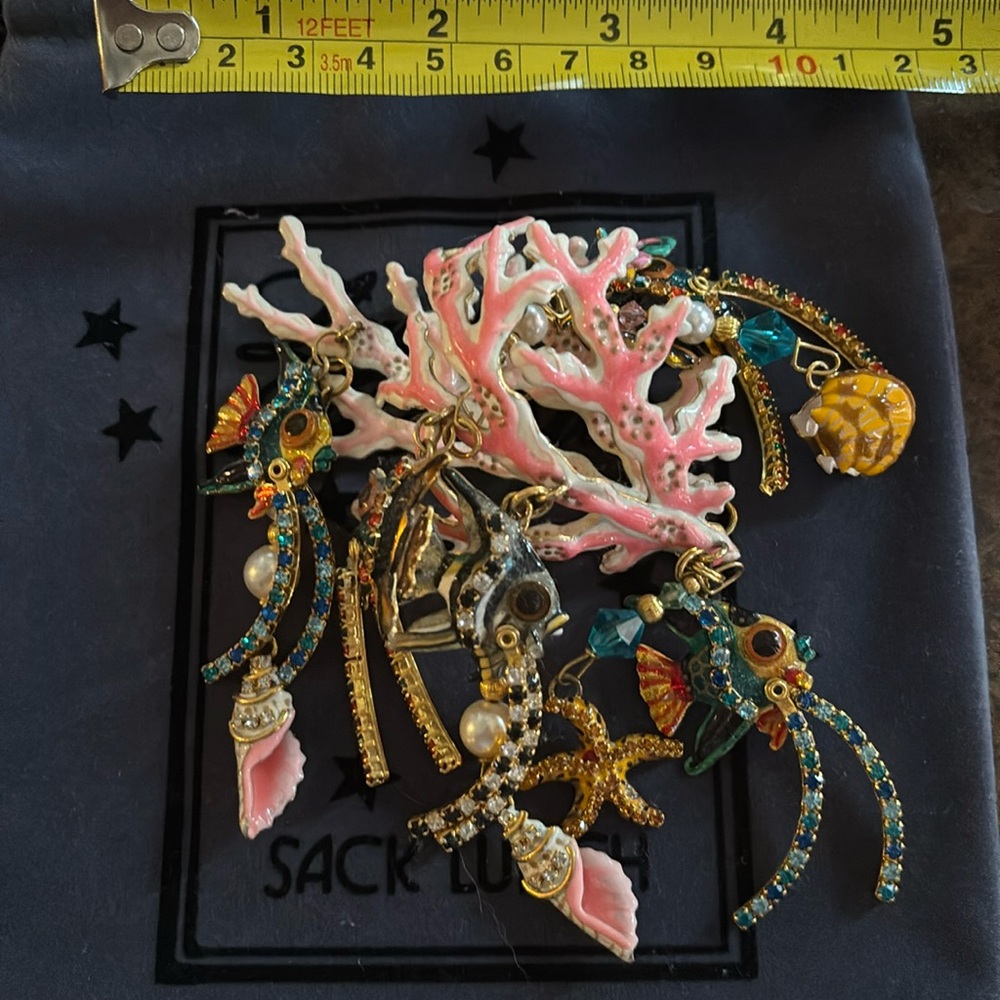 Lunch At The Ritz CORAL & FISH Pin/Pendant - Picture 3 of 12